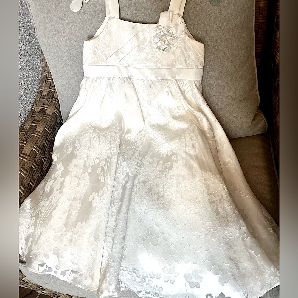 Girls Formal or Flower Girl Dress - Size 4 - Davids Bridal - NWOT